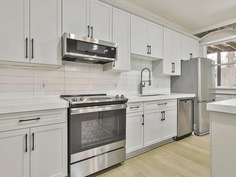 685 Argonne Ave NE #14 — Photo 9