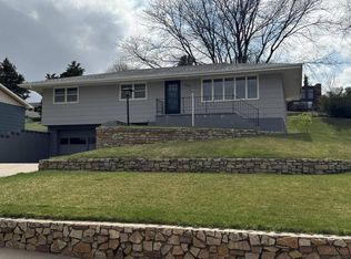 333 Westridge Dr, Ord, NE 68862