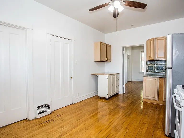 4636 W Barry Ave #1 — Photo 18