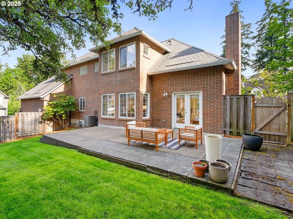 12260 SW Winterhawk Ln, Beaverton, OR 97007