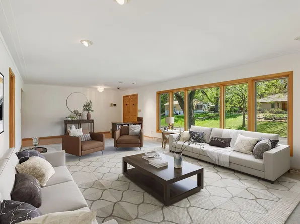 5212 Colonial Dr, Golden Valley, MN 55416