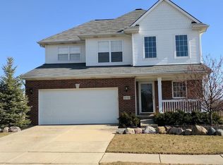 8290 S Warwick Ct, Ypsilanti, MI 48198