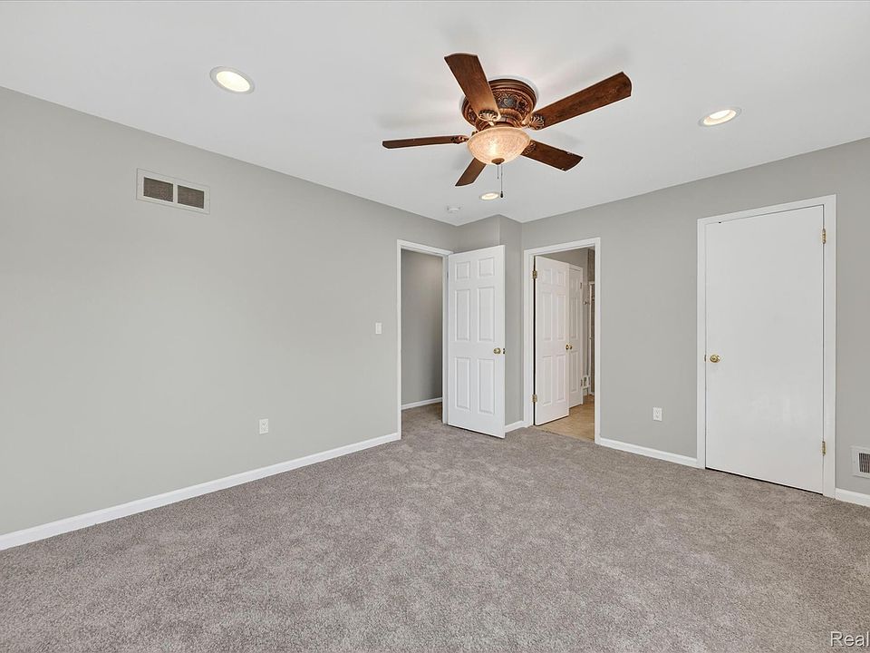 2824 Roundtree Dr, photo 22