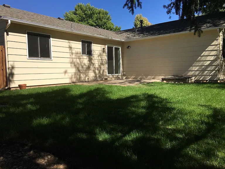862 Charter Oak Ct — Photo 2