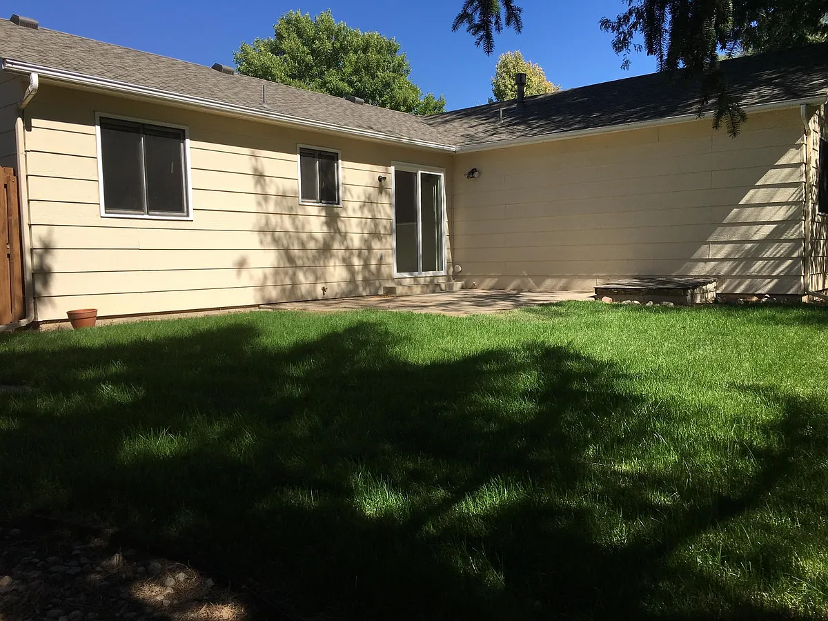 Building Photo - 862 Charter Oak Ct