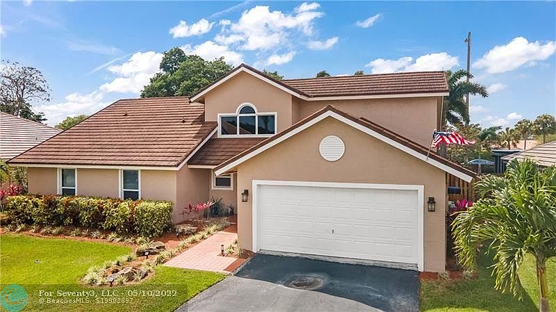 1st image of 1611 W Oak Knoll Cir