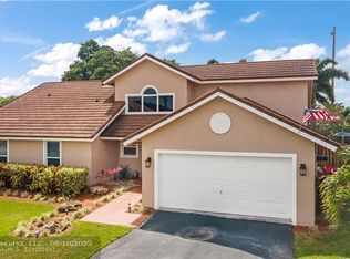 1611 W Oak Knoll Cir, Davie, FL 33324