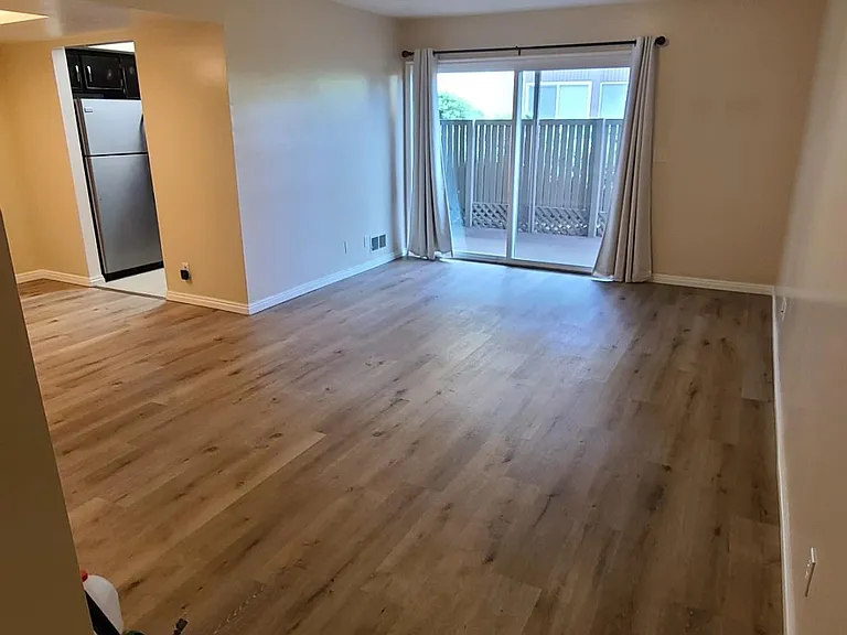 335 Peach Ln — Photo 5