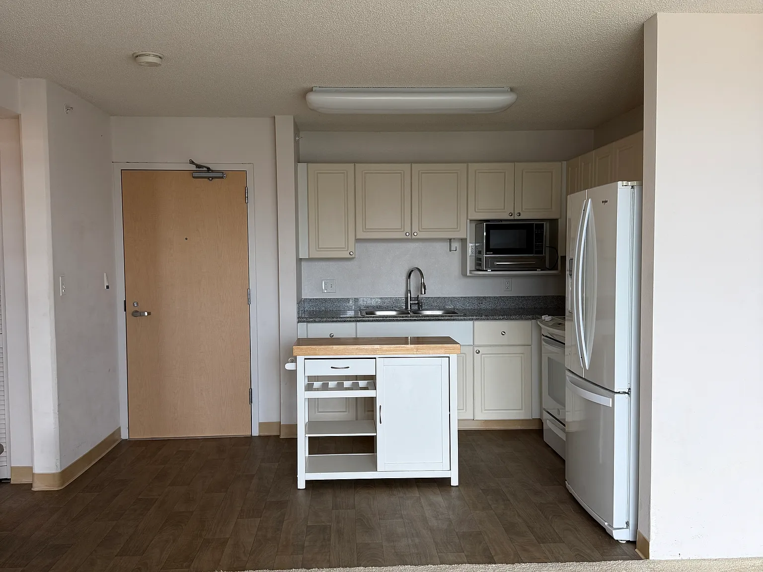 1 bed, 512 sqft, $2,500 — Photo 2