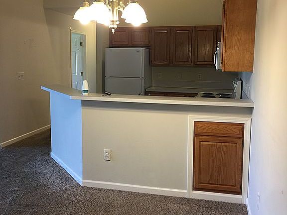 2nd image of 6595 Clover Ct SE
