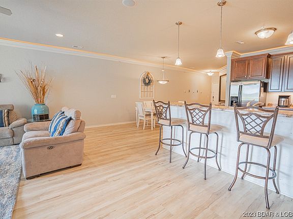 4th image of 1215 Lands End Pkwy #611