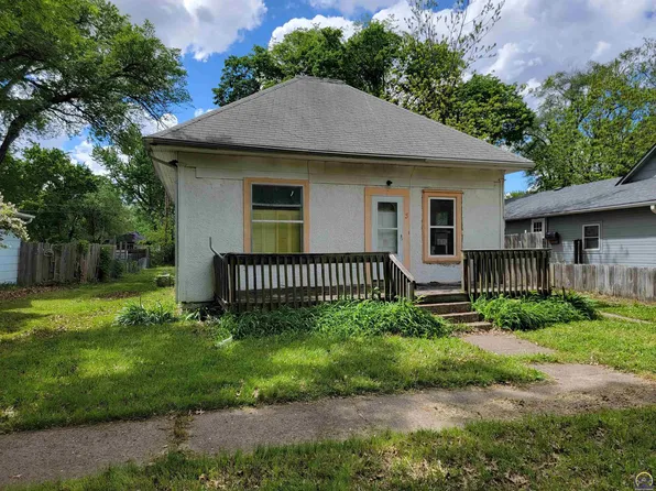 5 Sylvan St, Emporia, KS 66801