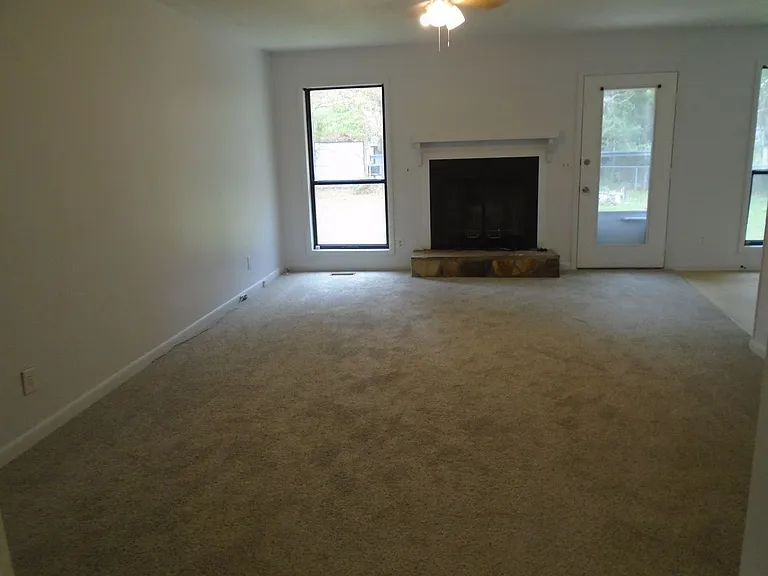 6827 Kizer Dr — Photo 5