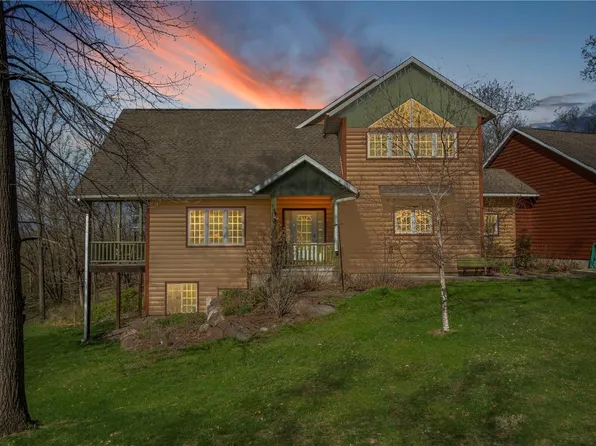 5800 Pine Bluff Ln, Coggon, IA 52218