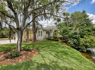 2 Riding Ln, Savannah, GA 31411