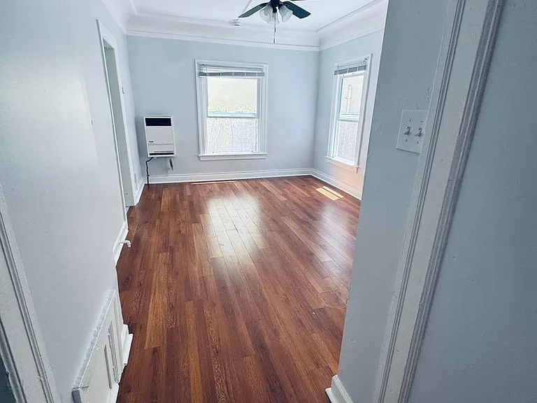 255 S Catalina St — Photo 18