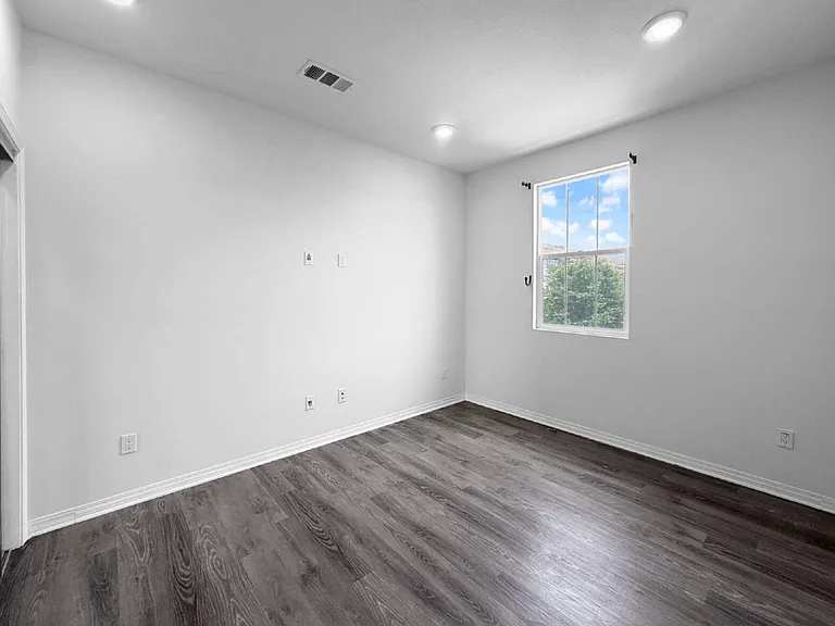 26706 Lexington Ln — Photo 11