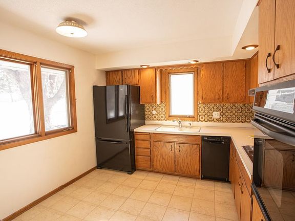 2nd image of 11115 Zebulon Pike Ave