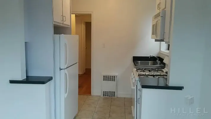 Rented by Hillel Realty Group | media 38