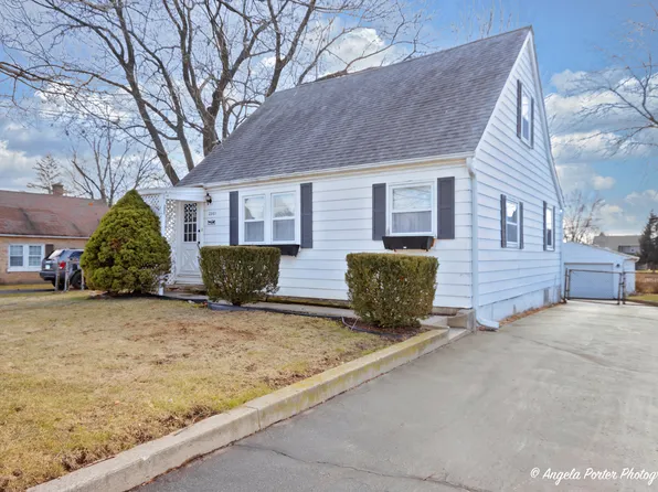 2961 21st Pl, North Chicago, IL 60064