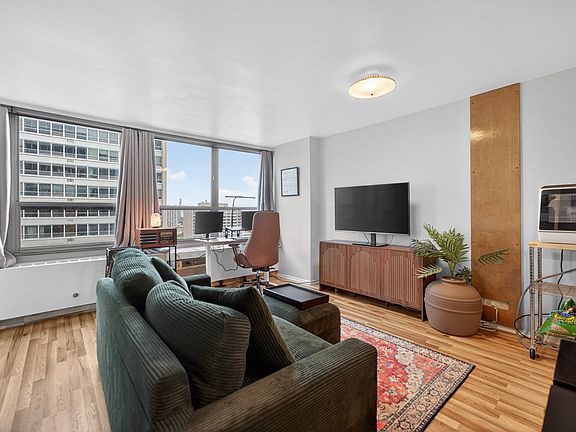 5th image of 3550 N Lake Shore Dr APT 1925