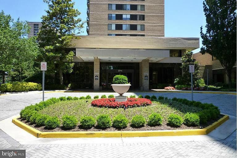 1st image of 3709 S George Mason Dr APT 1213