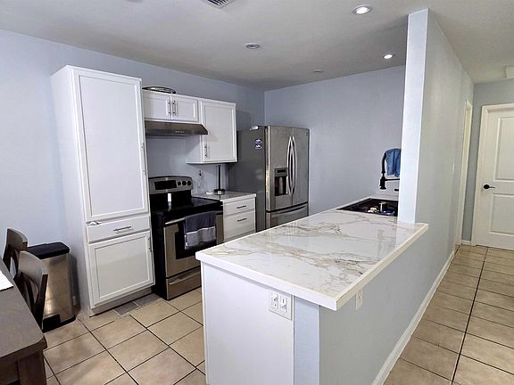 3rd image of 4902 Marcella Ave APT 84