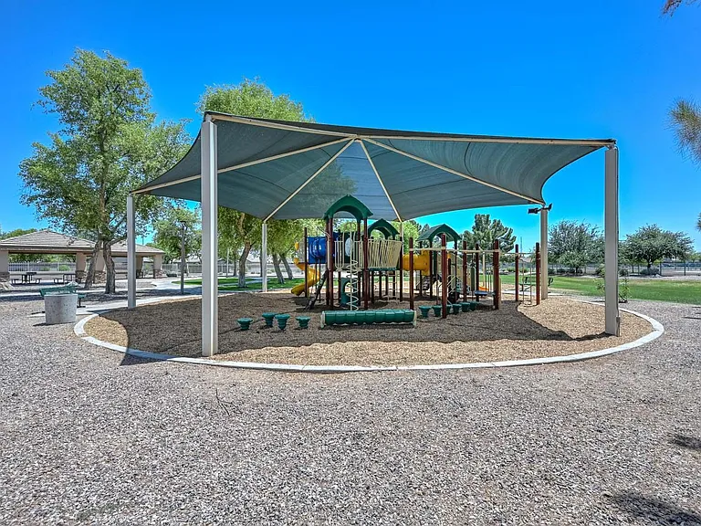 223 S 119th Dr — Photo 17