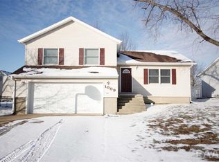 1009 Truman Dr, Pekin, IL 61554