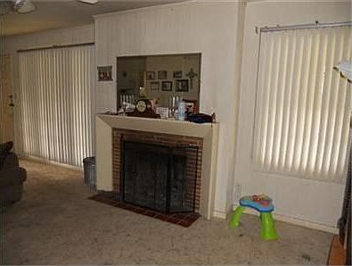 3rd image of 1629 W Valencia Ave