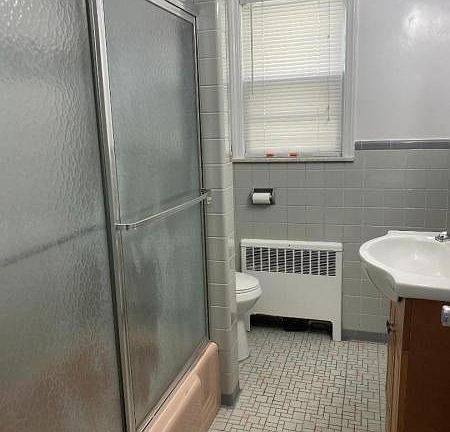 3rd image of 199 Vermont Ave Floor 2