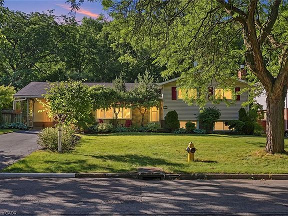2nd image of 31 Valerie Dr