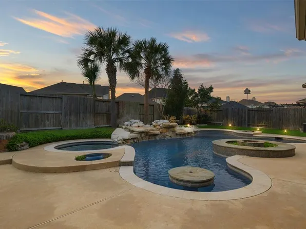 21010 Twisted Leaf Drive, Cypress, TX 77433
