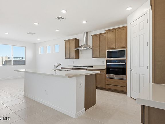3rd image of 14832 W HONEYSUCKLE Drive