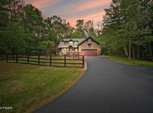134 School House Dr, Milford, PA 18337