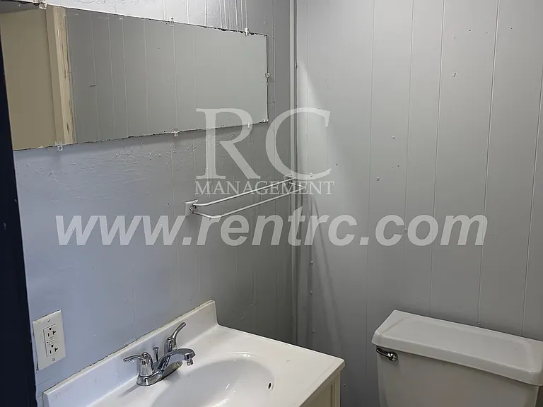 130-2 N Franklin St — Photo 4