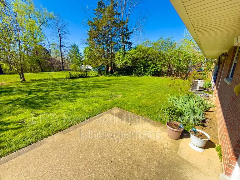 715 McCormick Ln — Photo 21