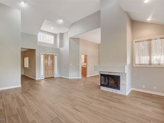 5th image of 7835 Harbour Towne Ave