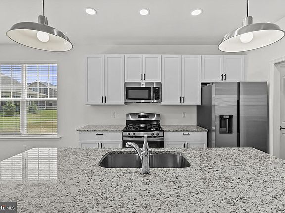5th image of 118 Leander Dr