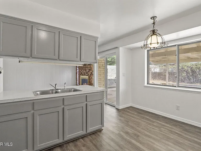 10222 Dunbarton Dr — Photo 5