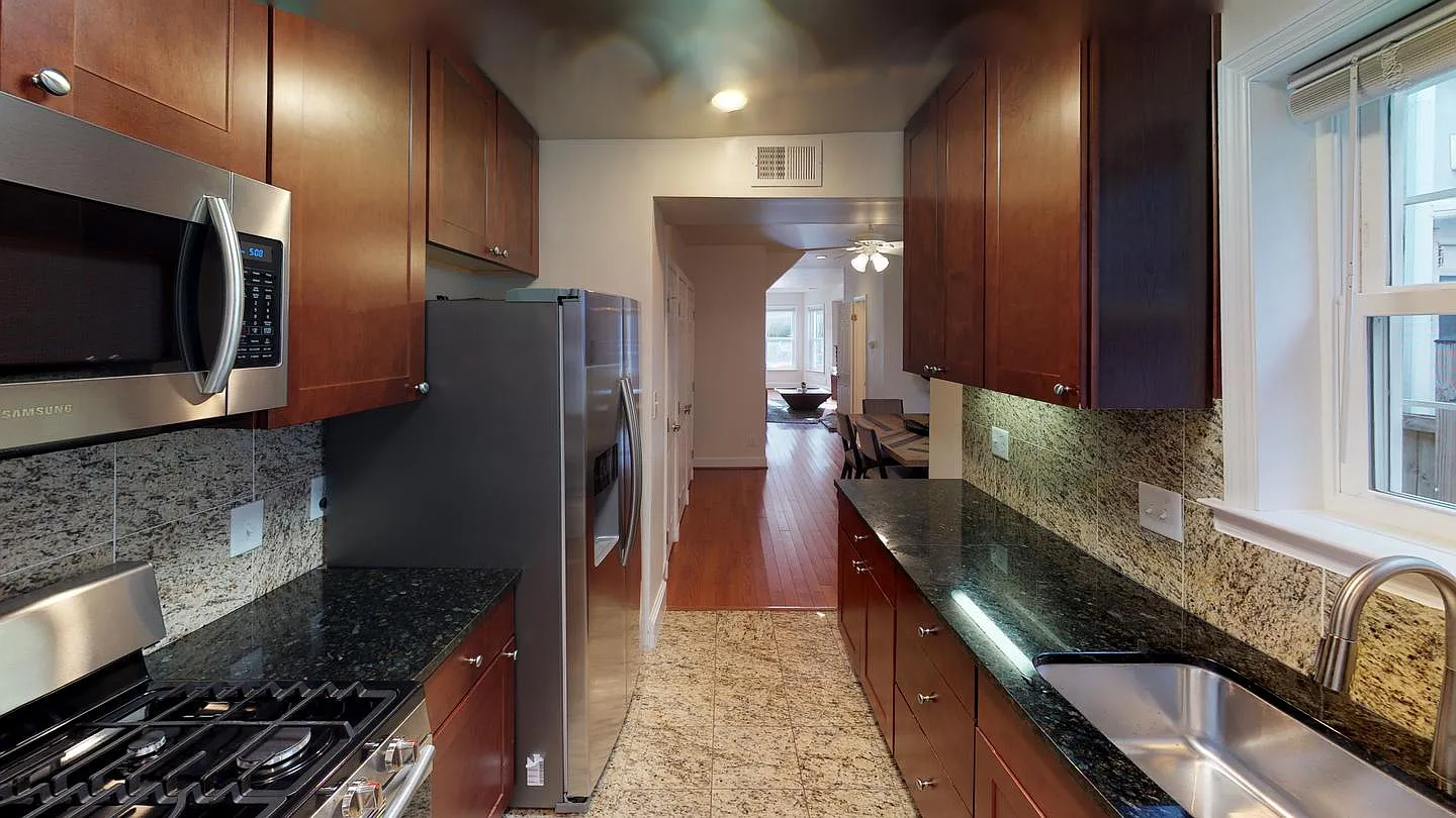 Private Room in Wonderful H Street Corridor Home with Lovely Backyard — Photo 4