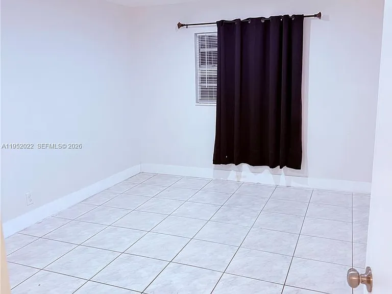 824 SW 12th Ct #826 — Photo 8