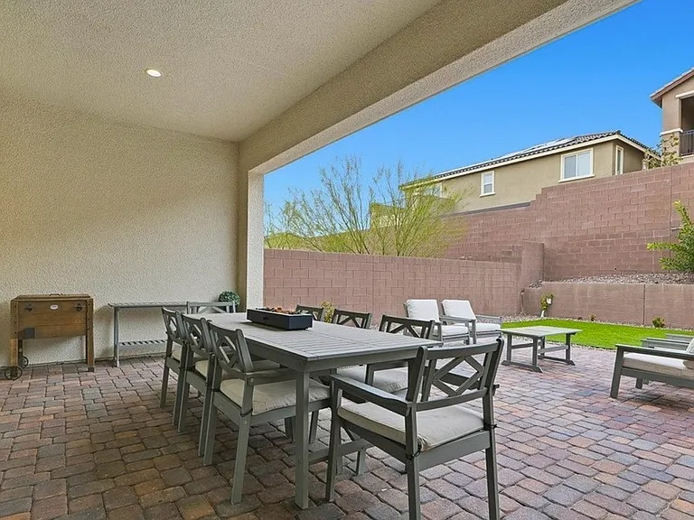 2562 Millburn Ave — Photo 29
