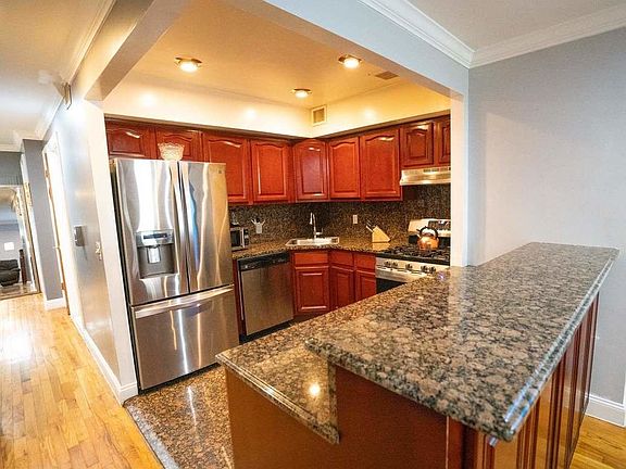 3rd image of 160 W 133rd St #1A