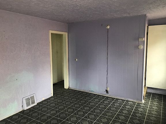 2nd image of 721 S Albert Ave