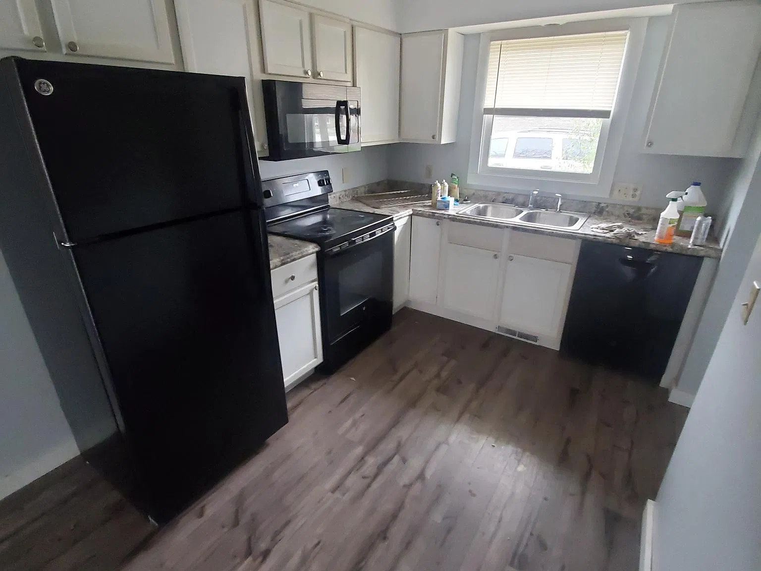 2 bed, 800 sqft, $1,400 — Photo 1