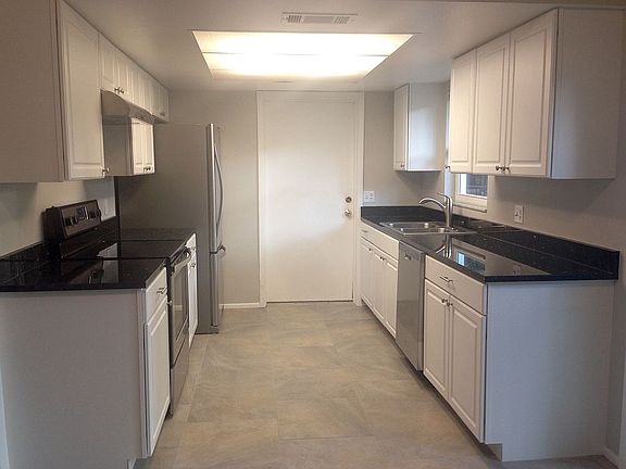 3rd image of 1728 Grove Dr