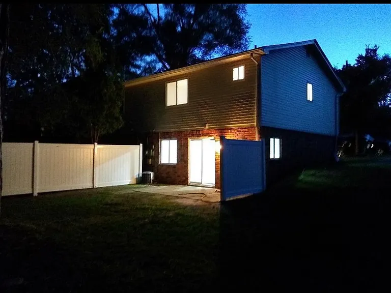 211 Hacker St — Photo 24