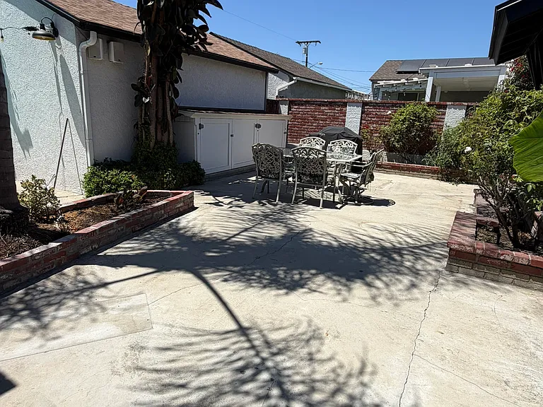 5425 Clark Ave — Photo 36