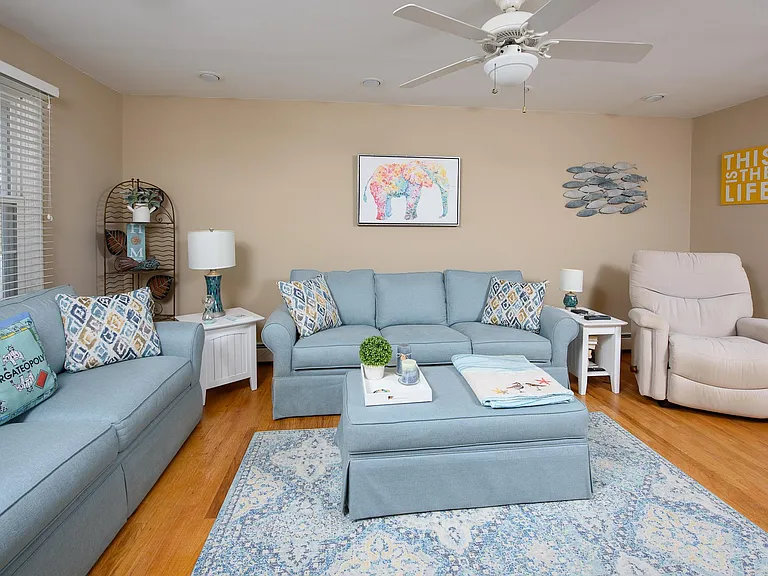 7 S Franklin Ave #7 — Photo 1